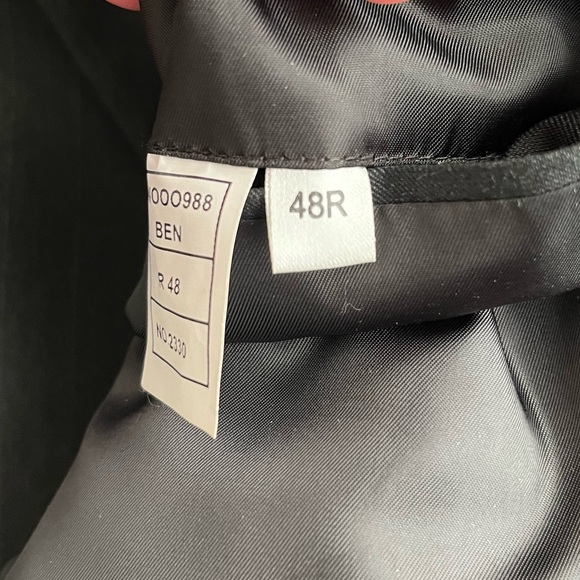 EUC-Petrocelli Men’s Suit-size 48R - Picture 11 of 12